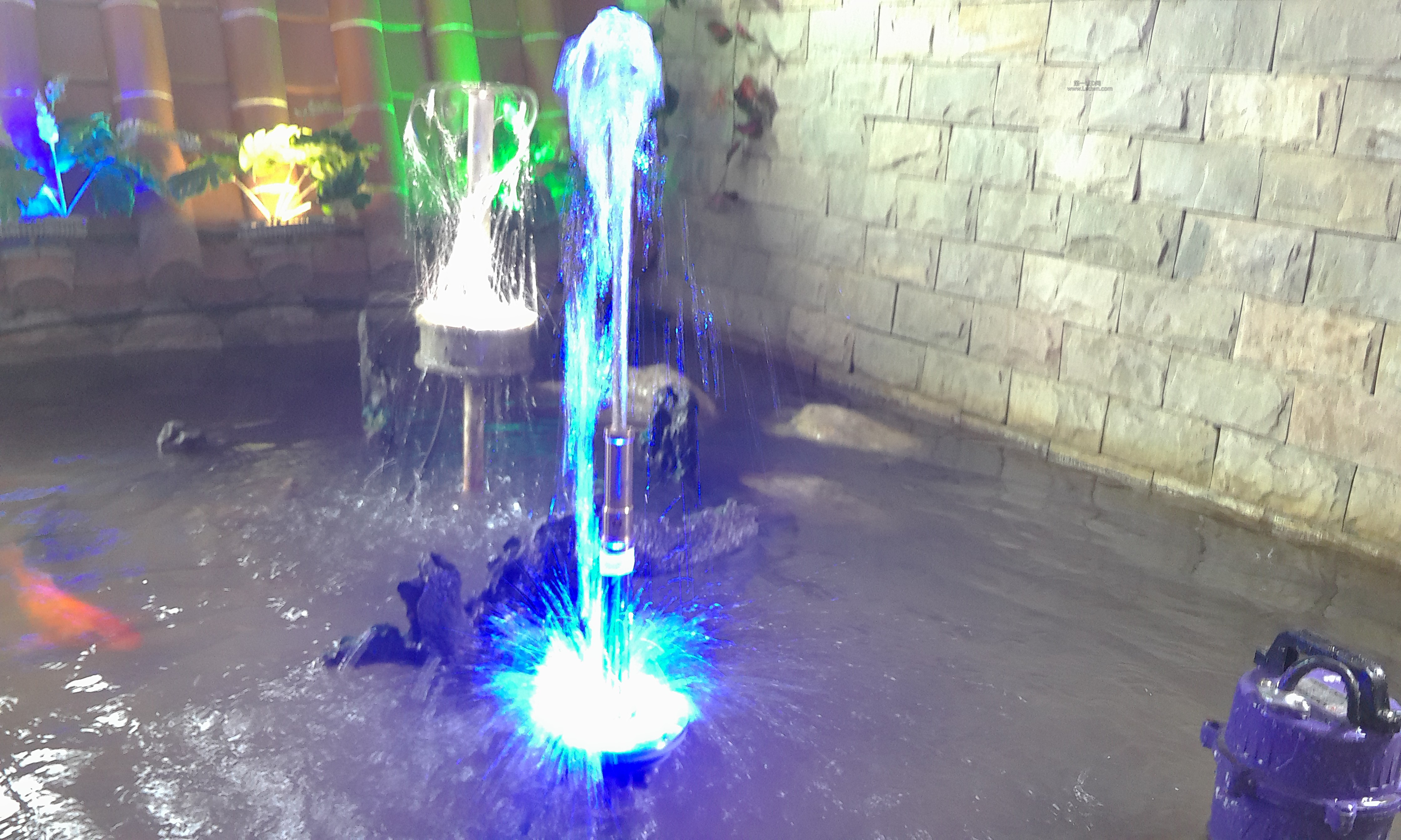巴塞罗那梦幻音乐喷泉 LED水底灯的完美诠释